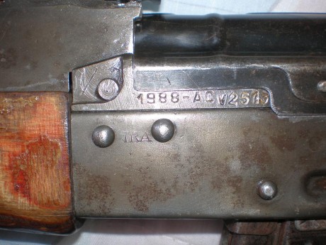  Автомат Калашникова образца 1947 года 
 Automatico Kalashnikov Modelo 1947  

Es sin duda, en la actualidad, 101