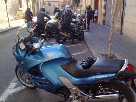 Buenas.

He abierto este post para que todos los foreros a los que nos van las motos podamos compartir 30