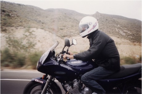 Buenas.

He abierto este post para que todos los foreros a los que nos van las motos podamos compartir 71