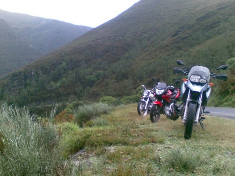 Buenas.

He abierto este post para que todos los foreros a los que nos van las motos podamos compartir 70
