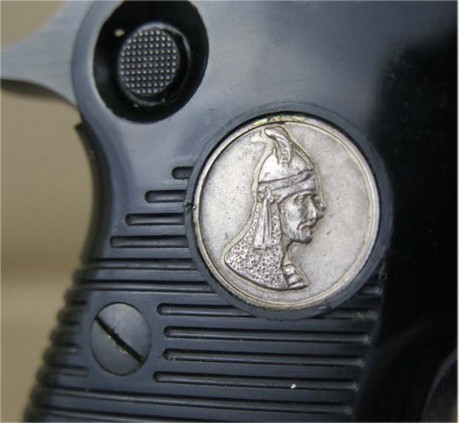 Hace unos días encontré por casualidad en una web extranjera un arma a la venta que hacía muchos años 150