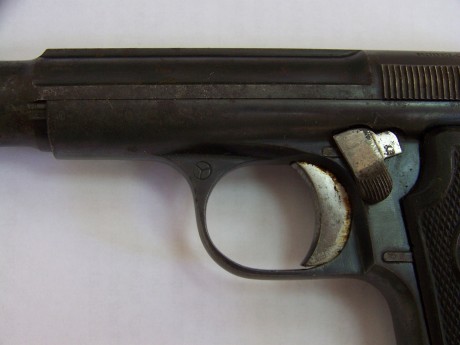 Hola,acabo de adquirir una astra 400 en la subasta de mi zona y tengo una duda,esta pistola no tiene ningun 150