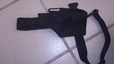 Vendo funda tactica negra Blackhawk para Glock. Esta nueva, lo único que le falta es una correa, nunca 00