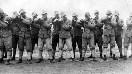 Hace unos días encontré por casualidad en una web extranjera un arma a la venta que hacía muchos años 161