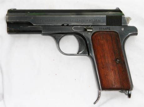Hace unos días encontré por casualidad en una web extranjera un arma a la venta que hacía muchos años 61