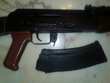 Muy buenas ,vendo un ak74  de fabricacion bulgara inutilizado , en muy buen estado de conservacion ,cal 01