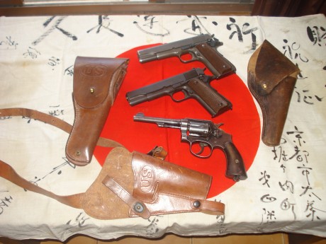 hola,os enseños mi pequeña coleccion de la batalla de iwo jima.un saludo 01