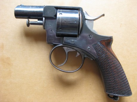 Hace unos días encontré por casualidad en una web extranjera un arma a la venta que hacía muchos años 152