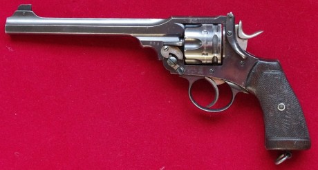 Hace unos días encontré por casualidad en una web extranjera un arma a la venta que hacía muchos años 90