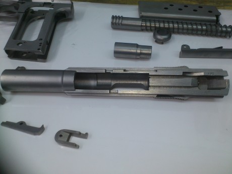 Hola,acabo de adquirir una astra 400 en la subasta de mi zona y tengo una duda,esta pistola no tiene ningun 31