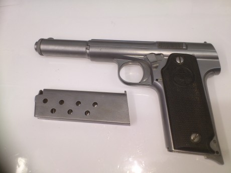 Hola,acabo de adquirir una astra 400 en la subasta de mi zona y tengo una duda,esta pistola no tiene ningun 41