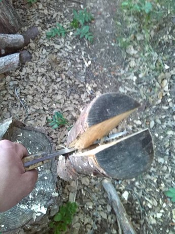 Os presento este cuchillo y la prueba realizada a esta pieza del artesano madrileño Guillermo Garcia (Garcimonte). 50