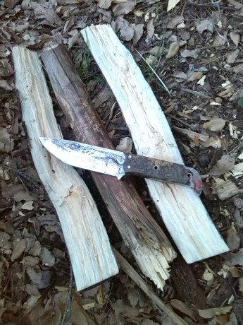 Os presento este cuchillo y la prueba realizada a esta pieza del artesano madrileño Guillermo Garcia (Garcimonte). 61