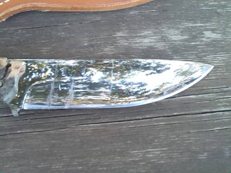 Os presento este cuchillo y la prueba realizada a esta pieza del artesano madrileño Guillermo Garcia (Garcimonte). 71