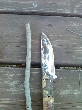 Os presento este cuchillo y la prueba realizada a esta pieza del artesano madrileño Guillermo Garcia (Garcimonte). 80