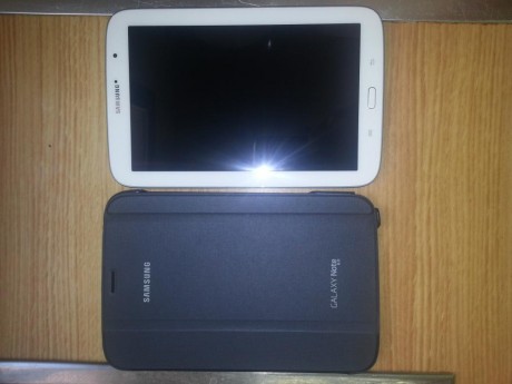 Vendo la tablet Galaxy Note 8.0 wifi de 16Gb, en blanco, sin rootear. Factura de compra de marzo de este 02