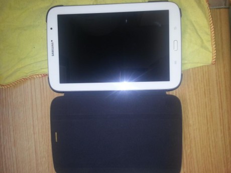 Vendo la tablet Galaxy Note 8.0 wifi de 16Gb, en blanco, sin rootear. Factura de compra de marzo de este 00