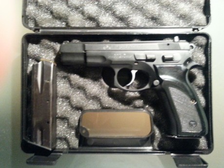 Pues eso, estoy interesando en cambiar mi CZ75B, arma ideal para comenzar en el IPSC, por pequeña Wlahter 02