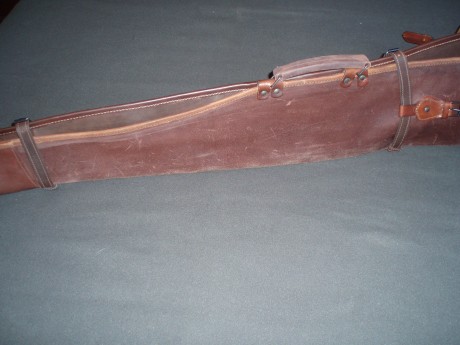 Buenas a todos

Vendo funda de piel para escopeta semiautomática desmontada.
Un capricho hecho por encargo 00