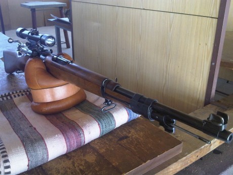 Muy buenas,

Ha caido en mis manos un Mauser Coruña en un estado excelente, sin disparar diría yo, conserva 10