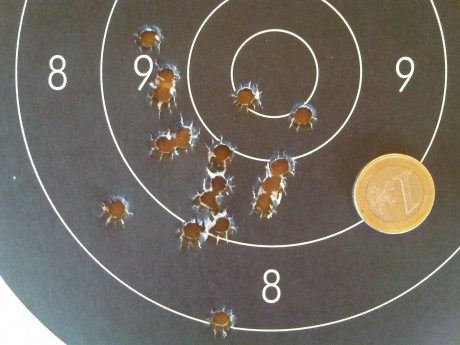 Muy buenas,

Ha caido en mis manos un Mauser Coruña en un estado excelente, sin disparar diría yo, conserva 20