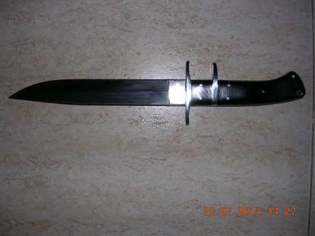 Hola tengo un cuchillo tipo bowie con un poquito de sierra de unos 5cm (como la de muela de esa tipo para 51