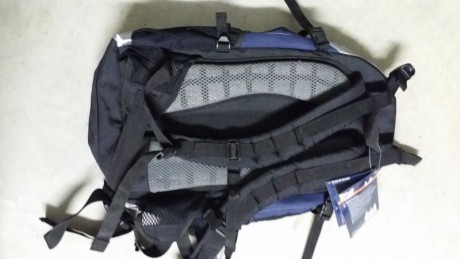 Cambio estas 3 mochilas, la negra y la azul están absolutamente nuevas, no se han usado jamás, la verde 11