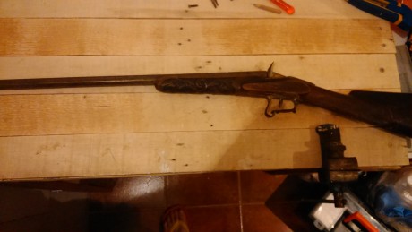 Buenos días, pues eso un compañero me ha dejado este rifle para limpiarlo y restaurar un poco la madera 02