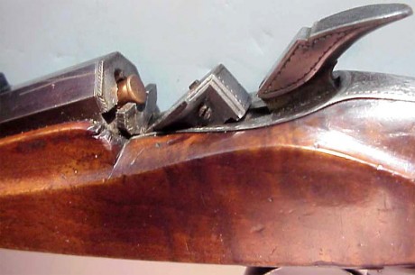 Buenos días, pues eso un compañero me ha dejado este rifle para limpiarlo y restaurar un poco la madera 11