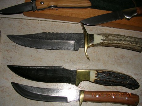 EStos son mis Damascos, como veis 5 cuchillos y 3 navajas, ninguno es Pakistaní, es decir que todos son 12