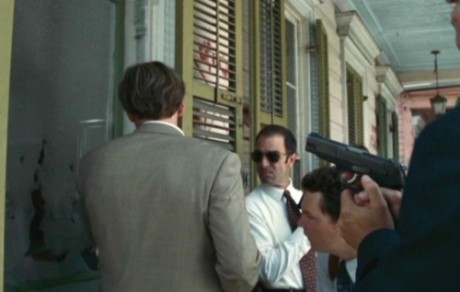 Compañeros,

En vista de las ganas de algunos (Elcafe, Wilcow, Vrakk, etc) por adivinar armas de películas 00