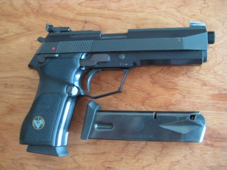 Hola, un amigo me ha pedido que le anuncie esta Vektor, de 9 para, por 200 euros, más portes.
Interesados 00