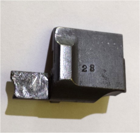 Hola a todos, soy nuevo en él foro y me gustaría que algún experto opinase sobre la luger que tengo en 51