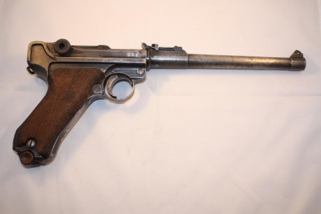 Hola a todos, soy nuevo en él foro y me gustaría que algún experto opinase sobre la luger que tengo en 61