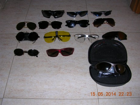 ¿Porque cunado intento hacer eun comentario en los temas de inicio, por ejemplo en el de las gafas Oakley, 10