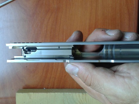 me ha ocurrido en 4 ocasiones en menos de 300 disparos.
el arma es nueva, esta limpia, la limpio después 50