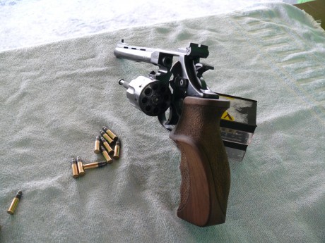Hola
Me estoy sacando el material que tengo, ya me queda poco, y me quedare solo con una arma corta y 40