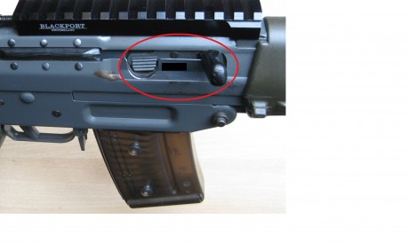 De como el ejército contrató con HK la fabricación del fusil de asalto y la pistola actuales.  
https://elpais.com/diario/1997/01/31/espana/854665213_850215.html