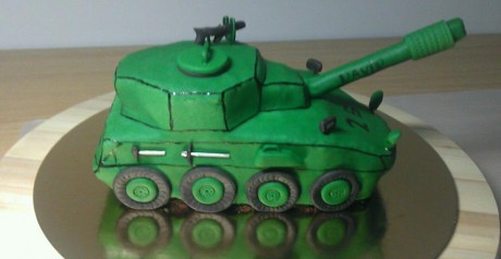 Felicidades INFERNAL que cumplas como poco otros 100 para que yo te los vaya felicitando.
 :tanque^:  00
