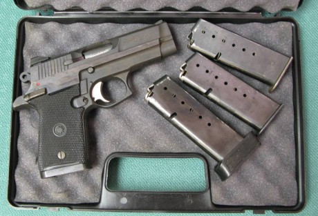Se vende Star Firestar M-43, con tres cargadores.
El arma está guiada en A pero se puede guiar en F.
150 00