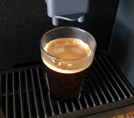 Ofrezco a la venta mi cafetera  SAECO Superautomatica MAGIC de Luxe . Se trata de un modelo de cafetera 02