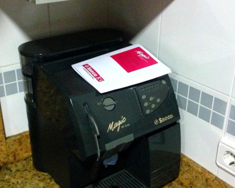 Ofrezco a la venta mi cafetera  SAECO Superautomatica MAGIC de Luxe . Se trata de un modelo de cafetera 01