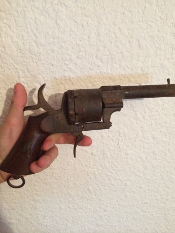 Hola, me llamo Marc
el otro día encontré un arma en el almacén del museo de mi abuelo, pero no se nada 00