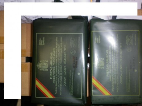  raciones.JPG DOS MAGNIFICAS RACIONES DE COMBATE DEL EJERCITO ESPAÑOL, ESAS QUE TANTO BUSCAN LOS MILITARES 00