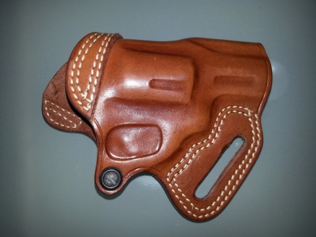 Se vende esta maravillosa funda de piel, del prestigiosa fabricante americano GALCO, para revólveres SMITH 00