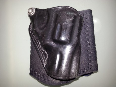 Se vende esta magnífica funda tobillera, del prestigioso fabricante americano GALCO, en color negro.
Está 00