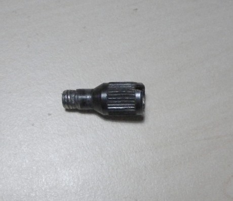 Hola, puedo hacer de nuevo la rosca en el cerrojillo de mi carabina del 22...un saludo. :birra^:  :birra^:
 00