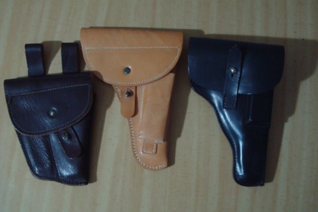  DSC06210.JPG 

Fundas para pistola, la pequeña para una Cz50/70 (vendida), la central para la Cz52, marrón 00