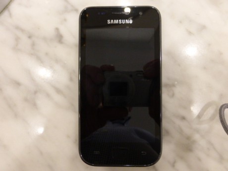 Vendo teléfono móvil, Samsung Galaxy S SCL, estado impecable con su cargador y caja original, es de Movistar, 01