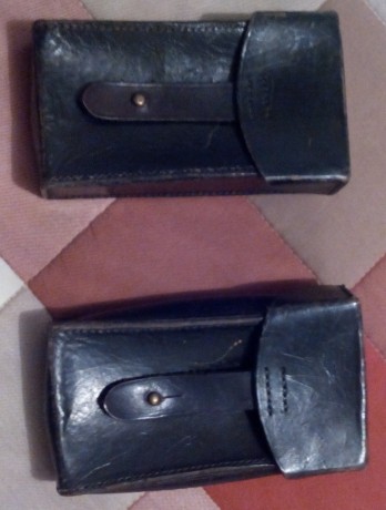 Se venden 2 portacargadores cetme C de cuero negro.

15€ portes incluidos. 00